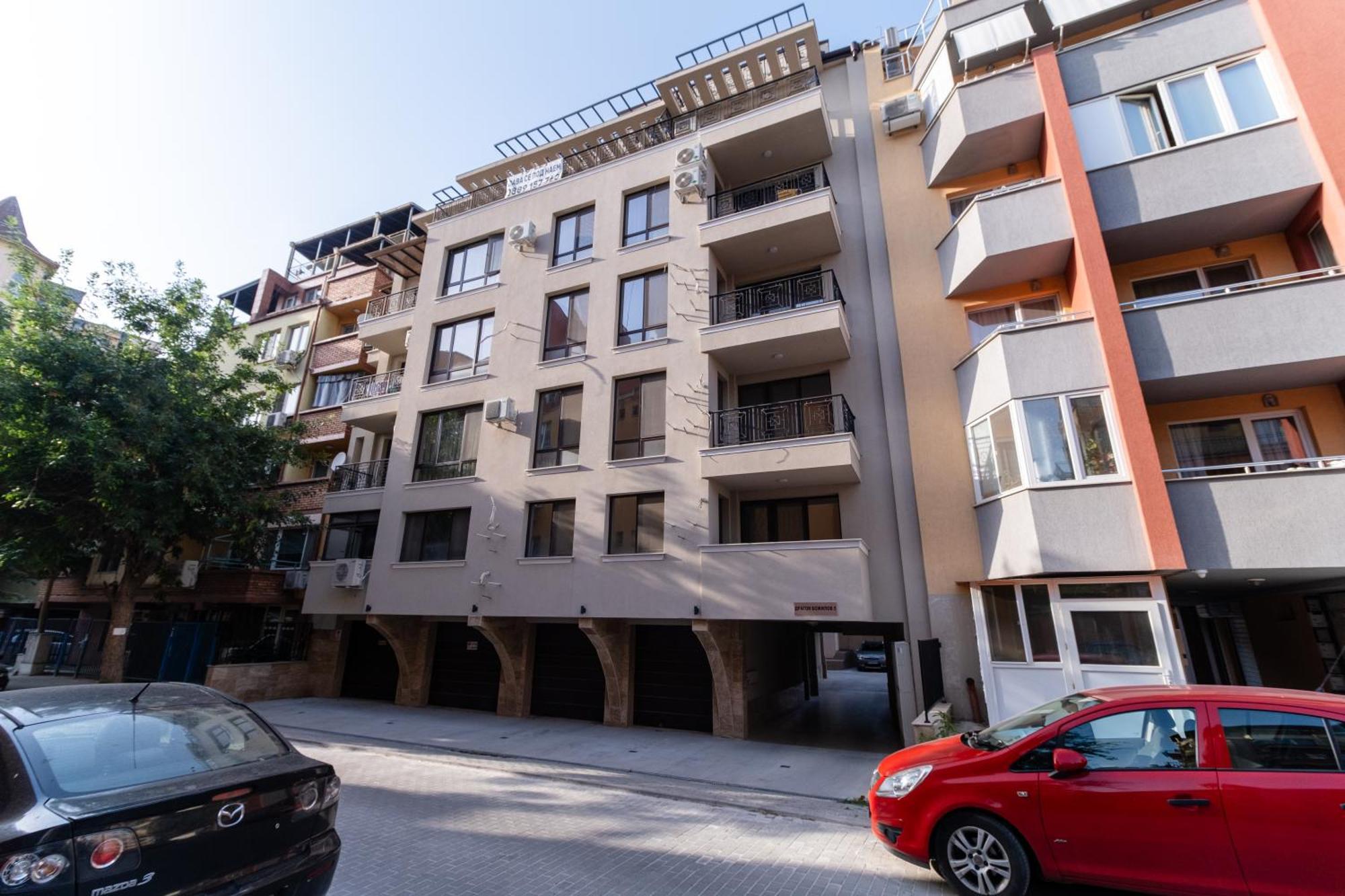 1-Bedroom Apartment With Free Private Parking Plovdiv Exterior photo