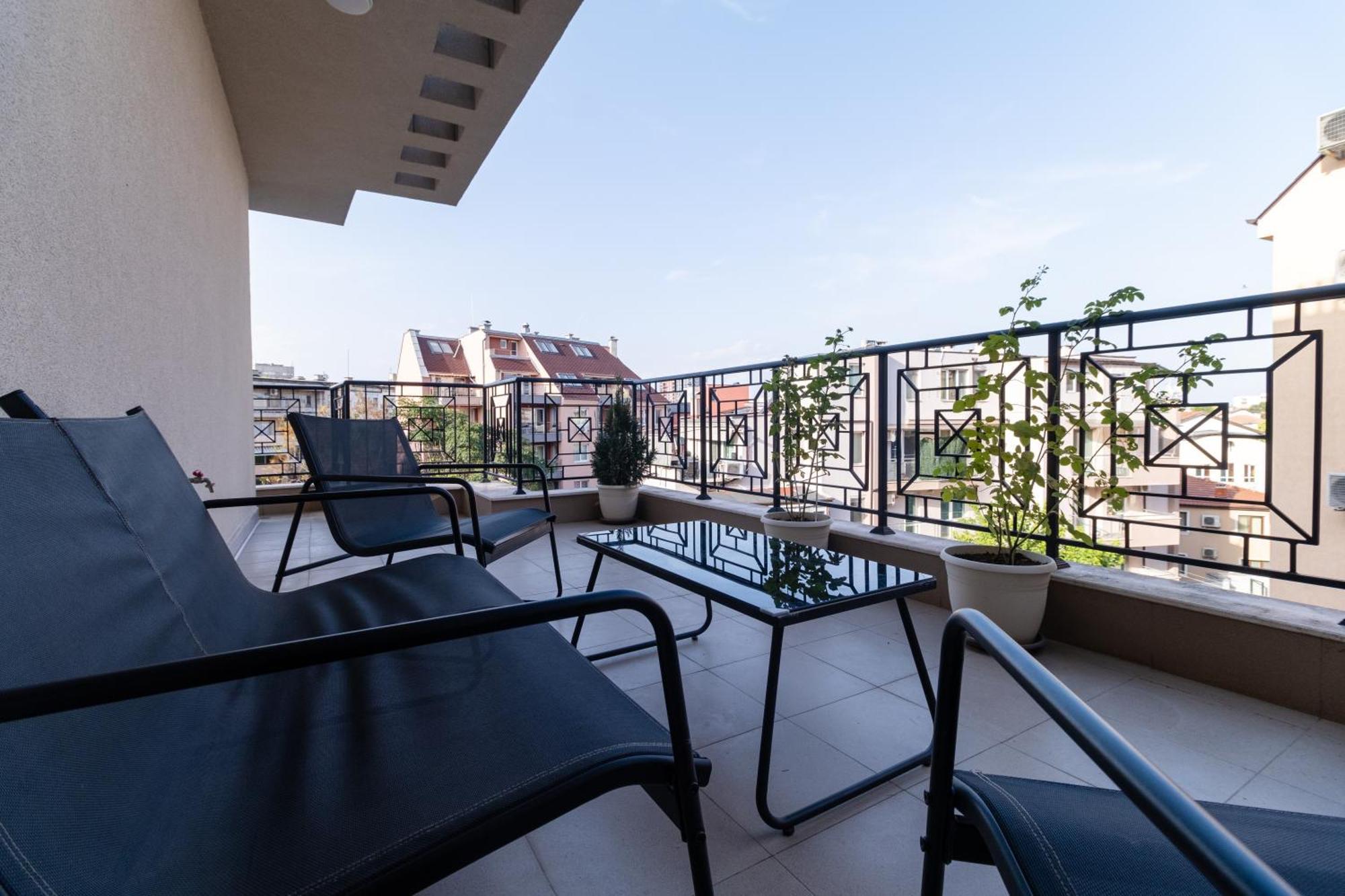1-Bedroom Apartment With Free Private Parking Plovdiv Exterior photo